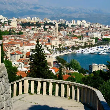 Lux Cindro In Center Apartment